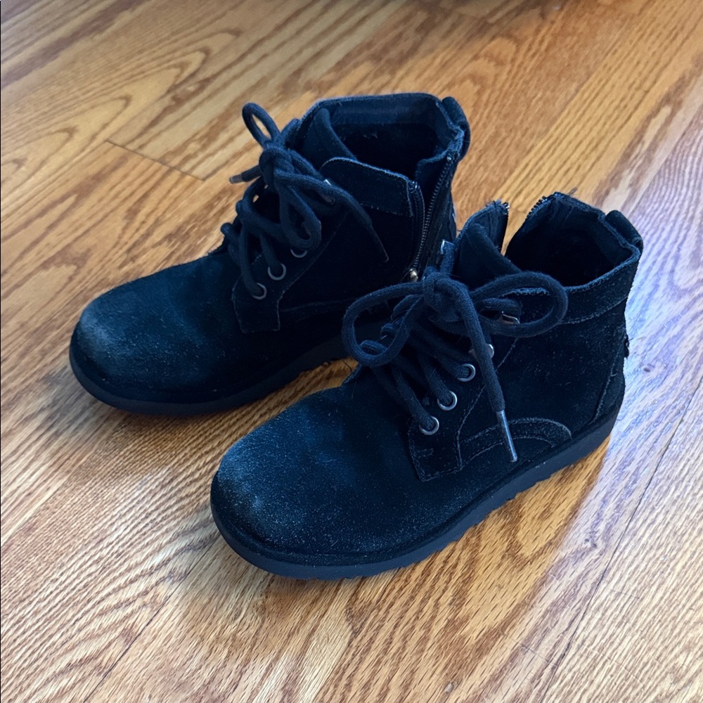 Boys black Uggs